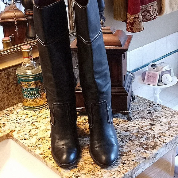 ❤🎄 Lucky Brand all leather size 7 black heeled boots - Picture 2 of 4
